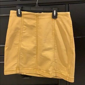 Mustard mini skirt